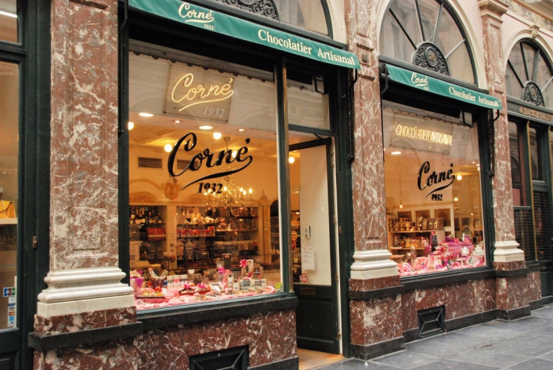 chocolaterie-NANS LES PINS-min_chocolate_chocolaterie_shop_luxury_chic_gallery_brussels_belgium-558146